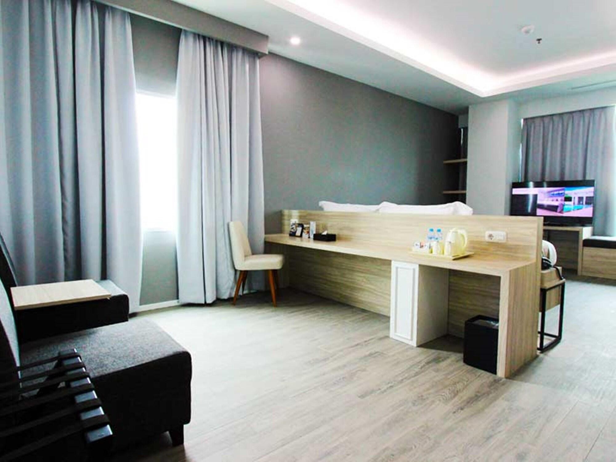 Sparks Life Jakarta, Artotel Curated Luaran gambar